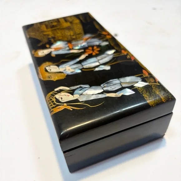 vintage Japanese black lacquer jewelry box intricate mother-of-pearl - Picture 7 of 12